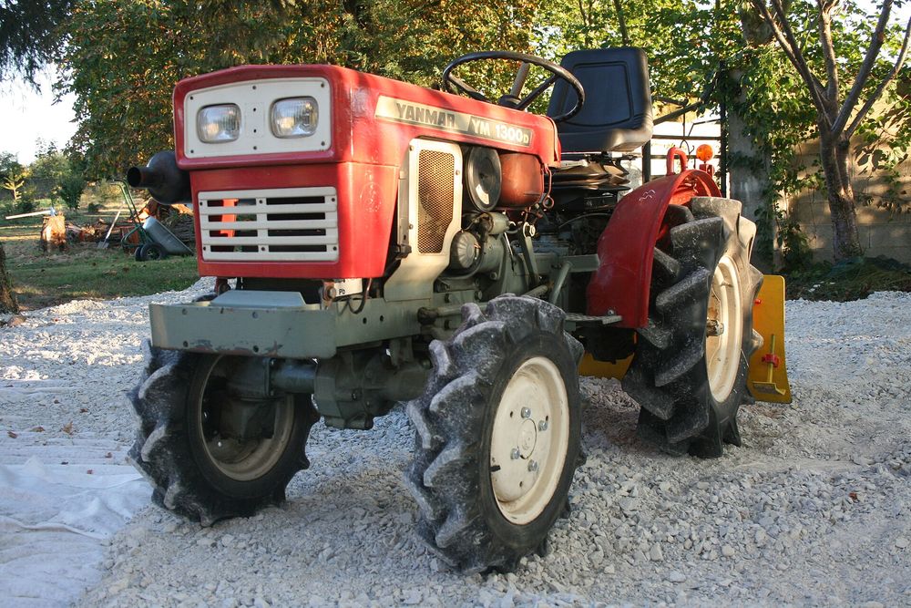 Yanmar 1300D 4WD compact tractor